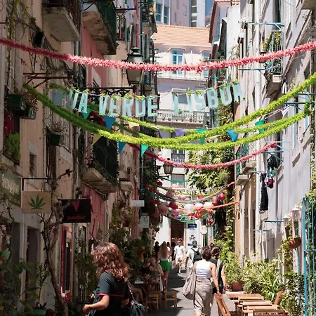 Elegant With Private Jacuzzi Apartment *